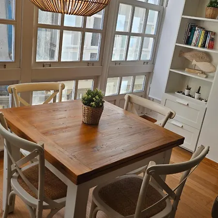 Vivienda En El Centro De La Ciudad * A Coruna
